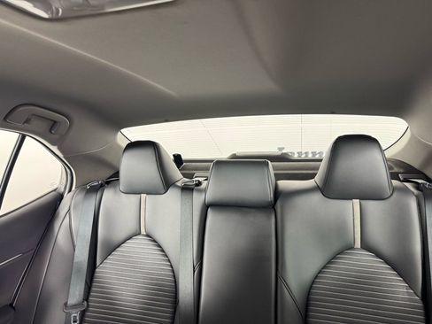 Used 2024 Toyota Camry SE w/ Convenience Package image 4