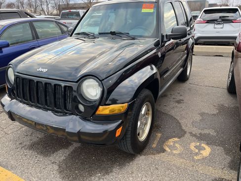 Used 2007 Jeep Liberty Sport image 4