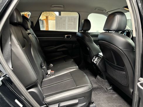 Used 2021 Kia Sorento S image 15
