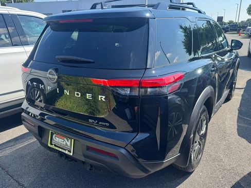 Used 2022 Nissan Pathfinder SV w/ SV Premium Package AWD/4WD image 3