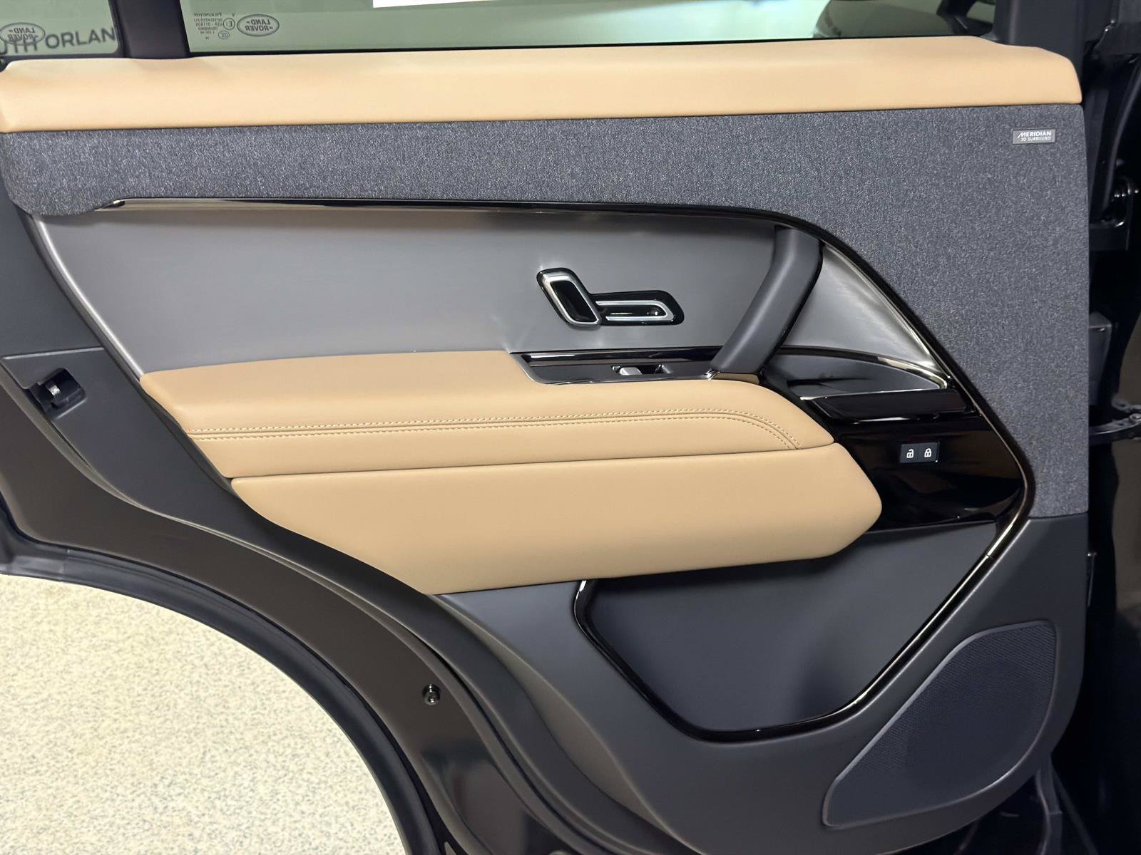 New 2027 Land Rover Range Rover Sport SE AWD/4WD image 11