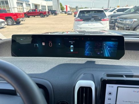 Used 2025 Ford Expedition Active AWD/4WD image 24