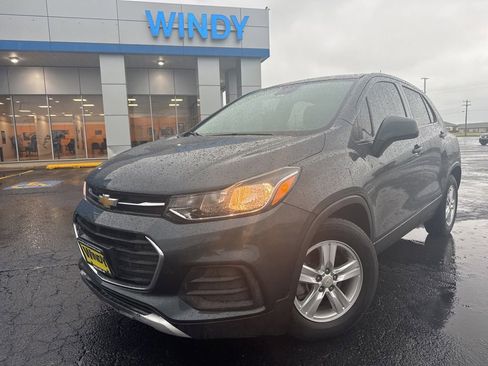 Used 2021 Chevrolet Trax LS w/ Tint and Cruise Package FWD image 1