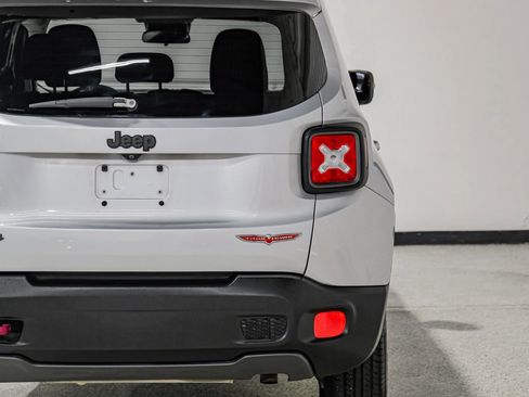 Used 2017 Jeep Renegade Trailhawk image 52