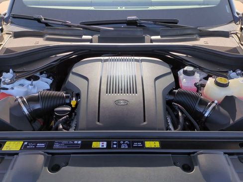 New 2025 Land Rover Range Rover SE image 14