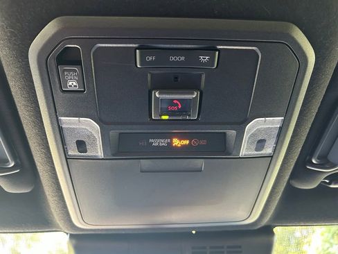 Used 2025 Toyota 4Runner SR5 AWD/4WD image 29
