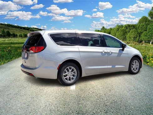 New 2026 Chrysler Voyager LX image 4