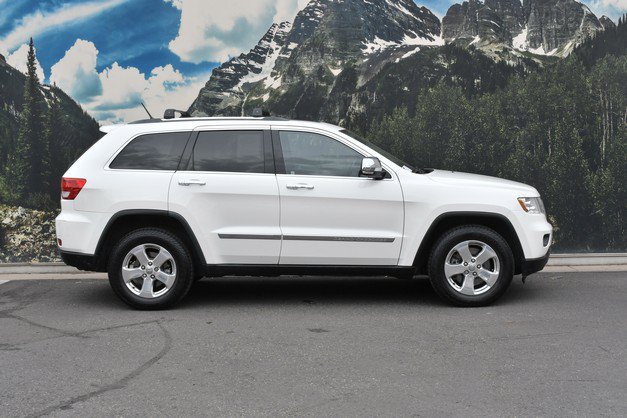 Used 2012 Jeep Grand Cherokee Limited w/ Luxury Group II AWD/4WD image 2
