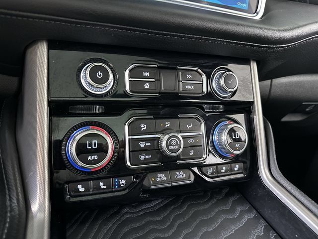 Used 2024 GMC Yukon XL Denali w/ Advanced Technology Package AWD/4WD image 17