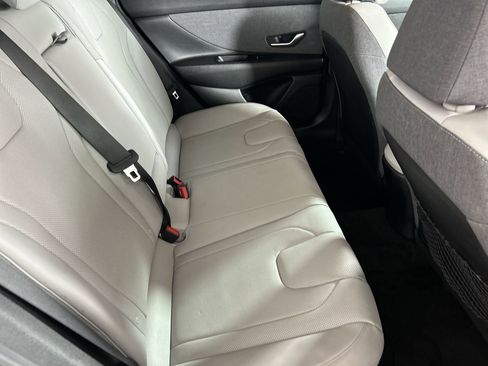 Used 2021 Hyundai Elantra Limited FWD image 25
