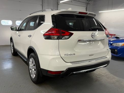 Used 2017 Nissan Rogue S w/ S Appearance Package AWD/4WD image 10
