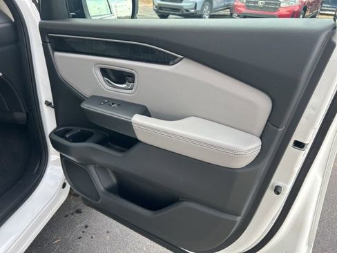 Used 2023 Honda Pilot Elite image 42