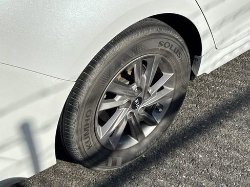 Used 2020 Kia Optima LX FWD image 4