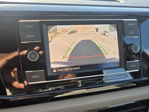 Used 2022 Volkswagen Taos S image 20