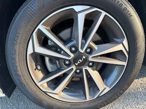 Used 2023 Kia Forte LXS FWD image 14