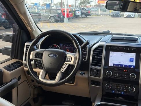 Used 2021 Ford F250 Lariat w/ Lariat Ultimate Package AWD/4WD image 11
