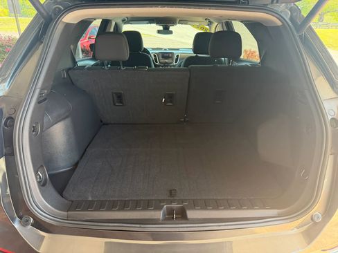 Used 2021 Chevrolet Equinox LT FWD image 25