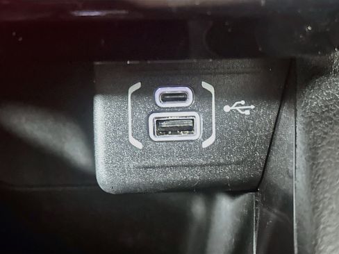 Used 2023 Jeep Compass Latitude w/ Sun and Sound Group AWD/4WD image 26
