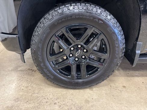 Used 2024 Chevrolet Silverado 1500 High Country w/ Midnight Edition image 12