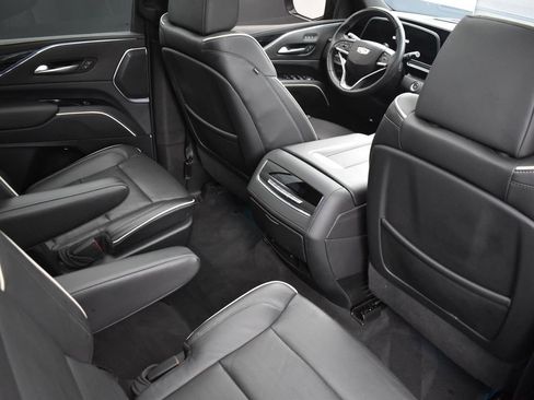 Certified 2024 Cadillac Escalade Sport w/ Touring Package image 35