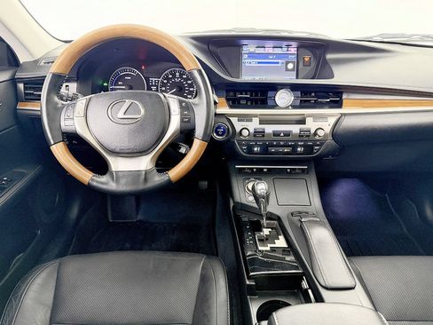 Used 2014 Lexus ES 300h w/ Luxury Package w/Bamboo Trim FWD image 48