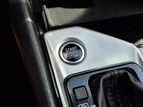 Used 2024 Nissan Altima 2.5 SV FWD image 11