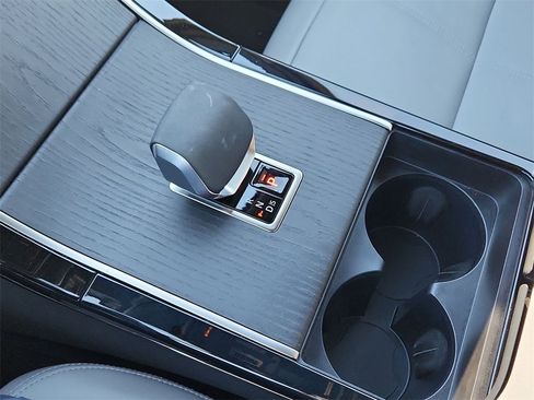 Used 2026 Land Rover Range Rover Velar Dynamic SE image 18