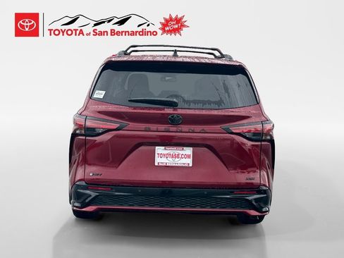 New 2026 Toyota Sienna XSE image 4