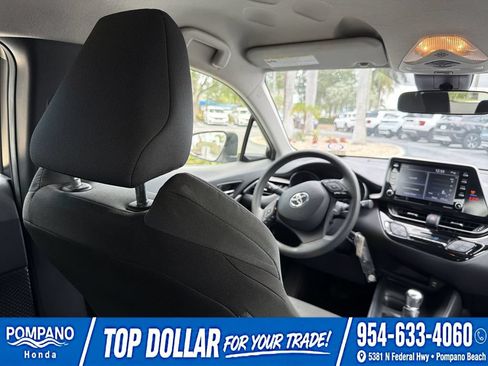Used 2020 Toyota C-HR LE FWD image 18