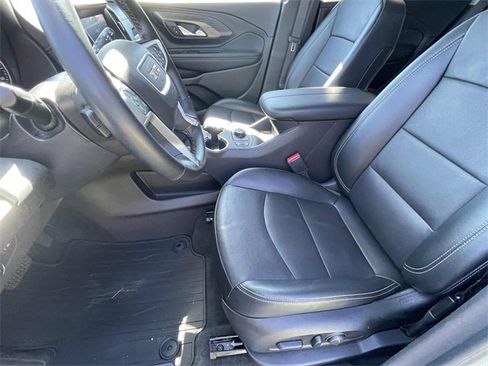 Used 2024 GMC Terrain SLT image 21