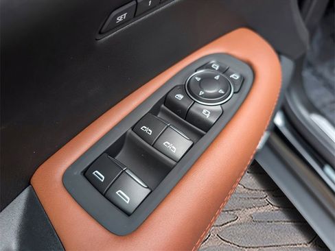 New 2025 Cadillac XT5 Premium Luxury image 12