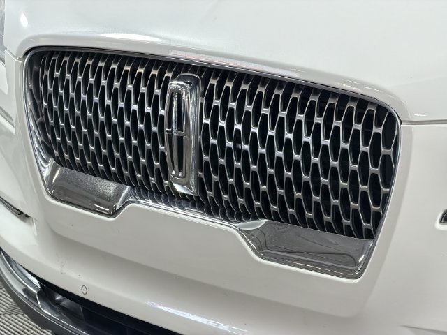 Used 2023 Lincoln Aviator AWD w/ Premium Package image 29