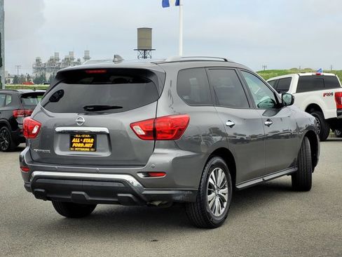 Used 2020 Nissan Pathfinder S image 4