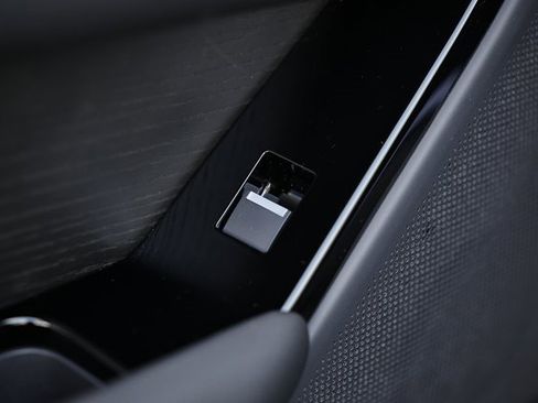 New 2026 Land Rover Range Rover Velar S image 30