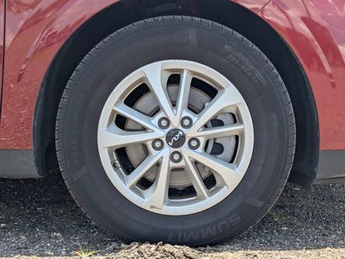 Certified 2024 Kia Carnival LX FWD image 12