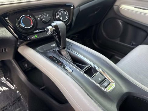 Used 2016 Honda HR-V LX image 27