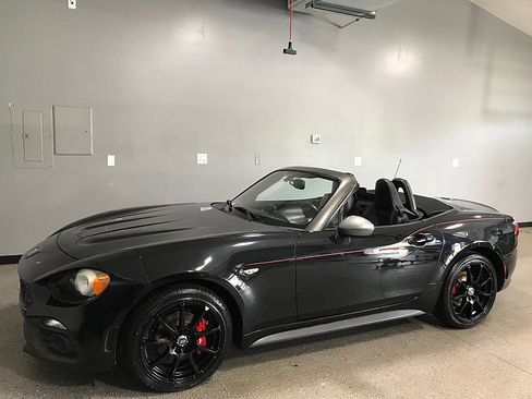 Used 2017 FIAT 124 Spider Abarth image 13