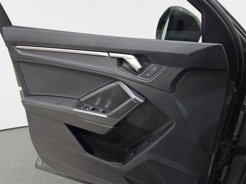 Used 2024 Audi Q3 2.0T Premium Plus w/ Premium Plus Package image 29