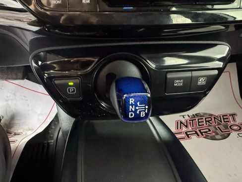 Used 2022 Toyota Prius LE image 17