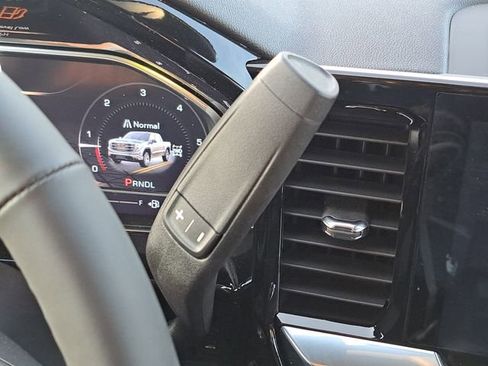 Used 2025 GMC Sierra 1500 Elevation image 27