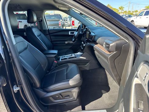 Certified 2022 Ford Explorer Limited w/ Equipment Group 301A image 25