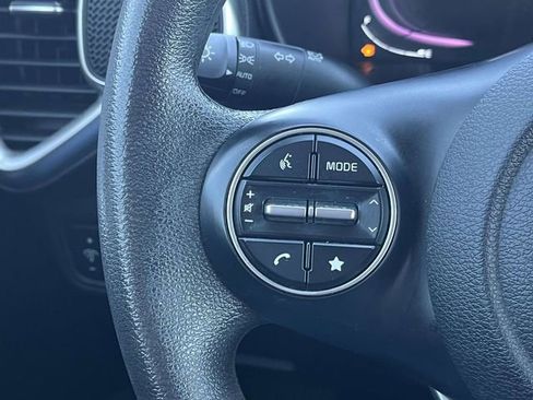 Used 2023 Kia Soul LX w/ LX Technology Package image 25