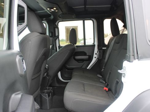 Used 2019 Jeep Wrangler Unlimited Sport S AWD/4WD image 24