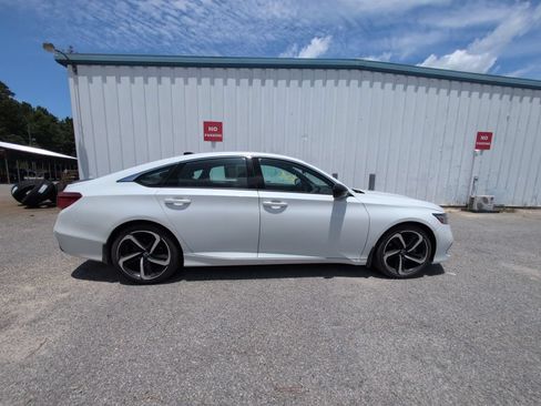Used 2022 Honda Accord Sport image 9