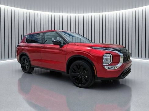 New 2026 Mitsubishi Outlander LE FWD image 2