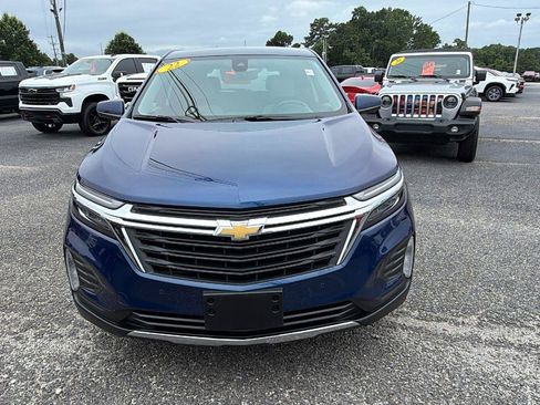 Used 2022 Chevrolet Equinox LT FWD image 2