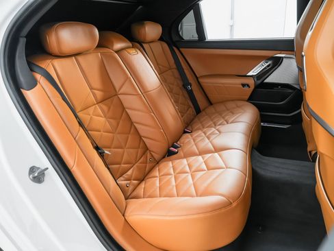 Used 2023 BMW 740i w/ Parking Assistance Package image 23