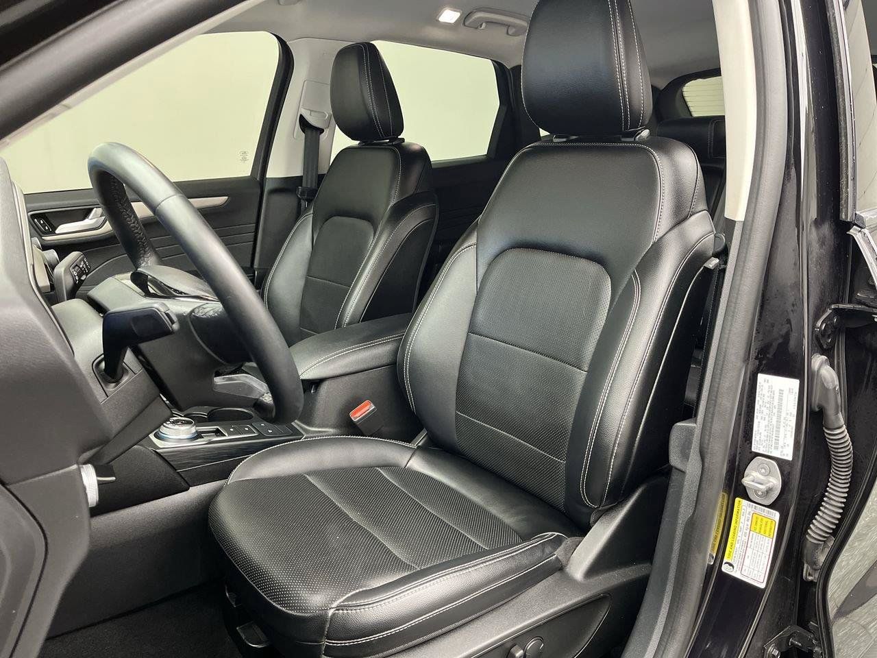 Used 2022 Ford Escape SEL w/ Technology Package AWD/4WD image 10