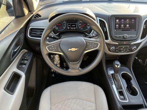 Used 2020 Chevrolet Equinox LS w/ LS Convenience Package image 28