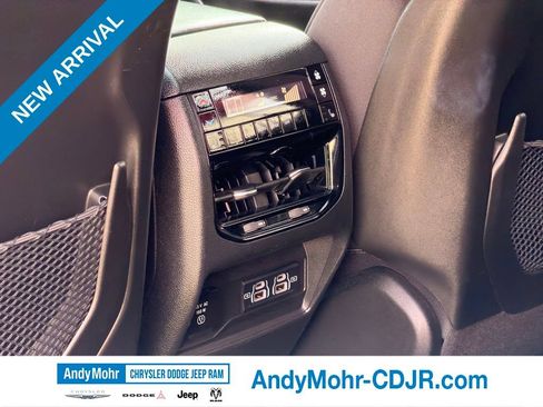Used 2023 Jeep Grand Cherokee L Overland w/ Rear Seat Video Group I AWD/4WD image 33